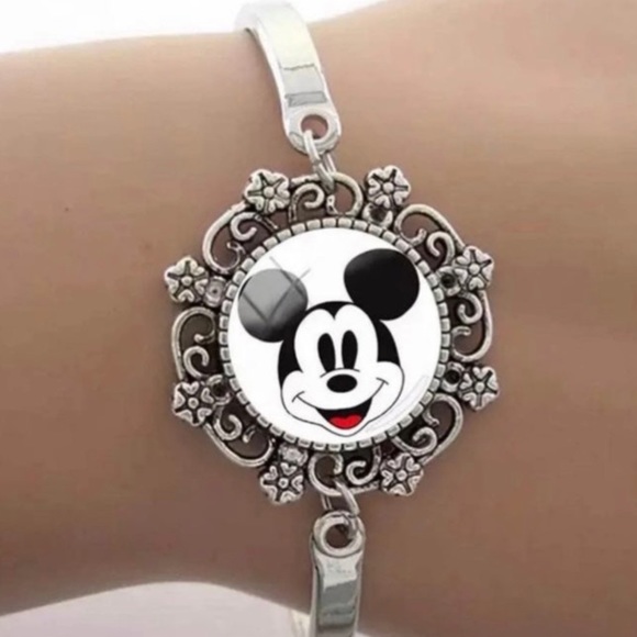 Mickey Mouse Charm Bracelet NEW - Picture 4 of 7